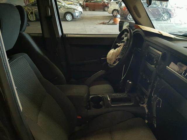 1J8HG48K68C209953 - 2008 JEEP COMMANDER Qara foto 5