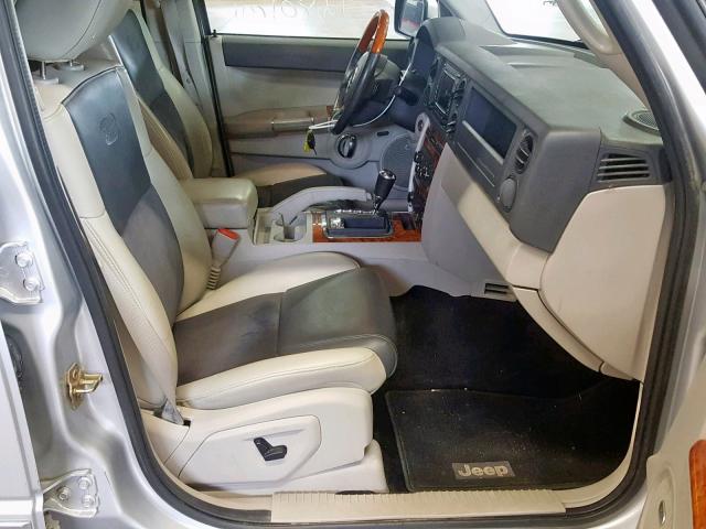 1J8HG68297C635565 - 2007 JEEP COMMANDER SILVER photo 5