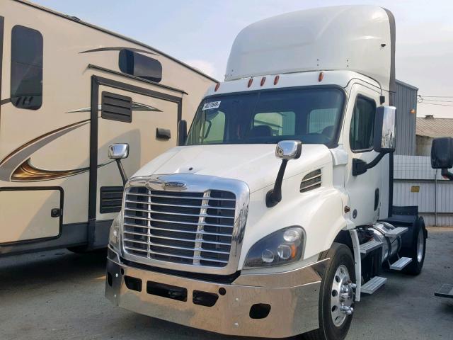 3AKBGAD47GSHG6822 - 2016 FREIGHTLINER TRACTOR WHITE photo 2