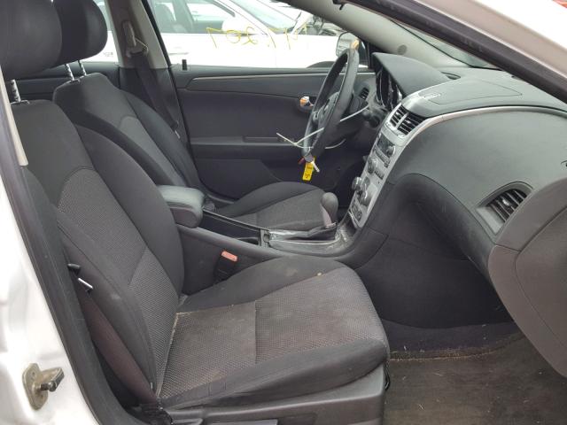1G1ZC5E06AF253819 - 2010 CHEVROLET MALIBU 1LT WHITE photo 5