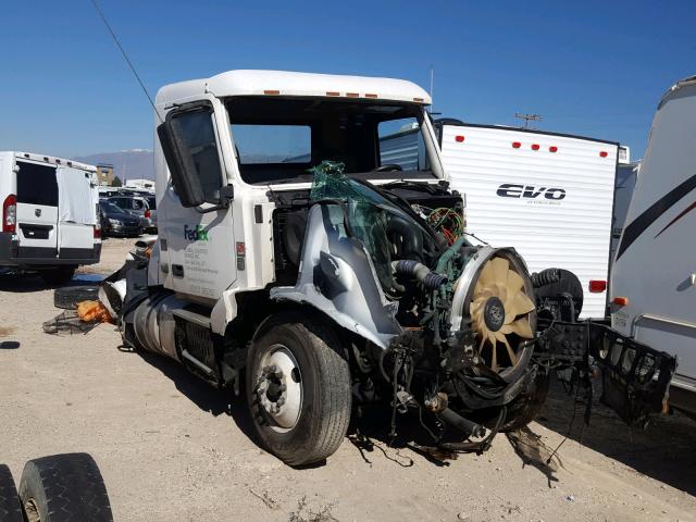 4V4NC9EH0CN538208 - 2012 VOLVO VN VNL WHITE photo 1