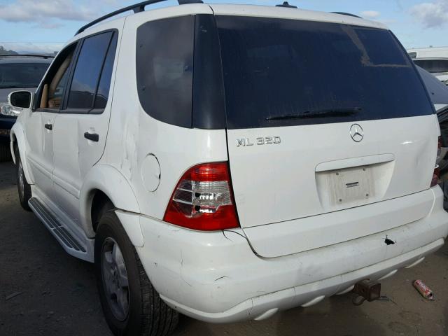 4JGAB54E62A328839 - 2002 MERCEDES-BENZ ML 320 WHITE photo 3