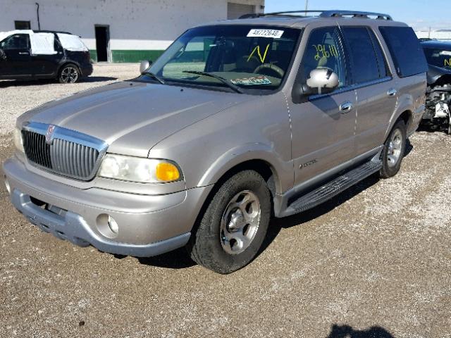 5LMEU27A0YLJ42551 - 2000 LINCOLN NAVIGATOR TAN photo 2