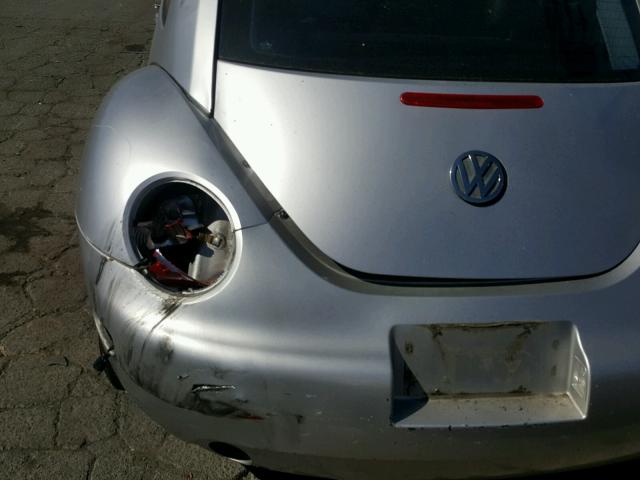 3VWDD21C3YM464092 - 2000 VOLKSWAGEN NEW BEETLE Silber Foto 9