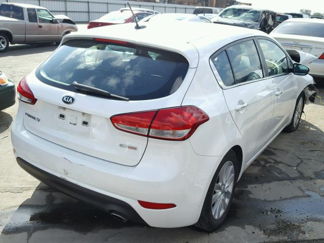 KNAFX5A81F5356649 - 2015 KIA FORTE EX WHITE photo 4