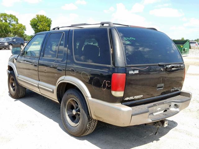 1GNCS13W3Y2107984 - 2000 CHEVROLET BLAZER BLACK photo 3