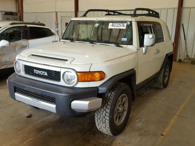 JTEBU4BF7CK138936 - 2012 TOYOTA FJ CRUISER WHITE photo 2