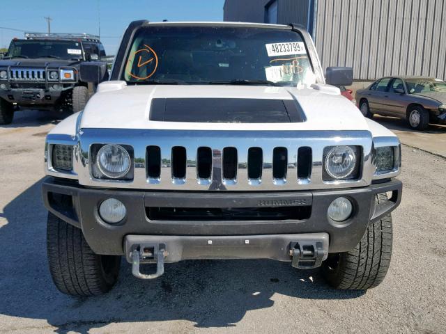 5GTDN136768278129 - 2006 HUMMER H3 WHITE photo 9