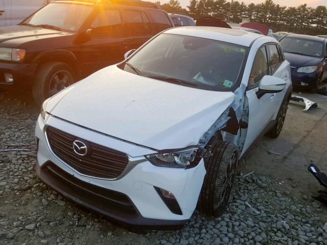 JM1DKFC73K0442622 - 2019 MAZDA CX-3 TOURI WHITE photo 2