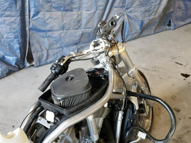 1HD1HHH21CC802673 - 2012 HARLEY-DAVIDSON VRSCDXA AN SILVER photo 5