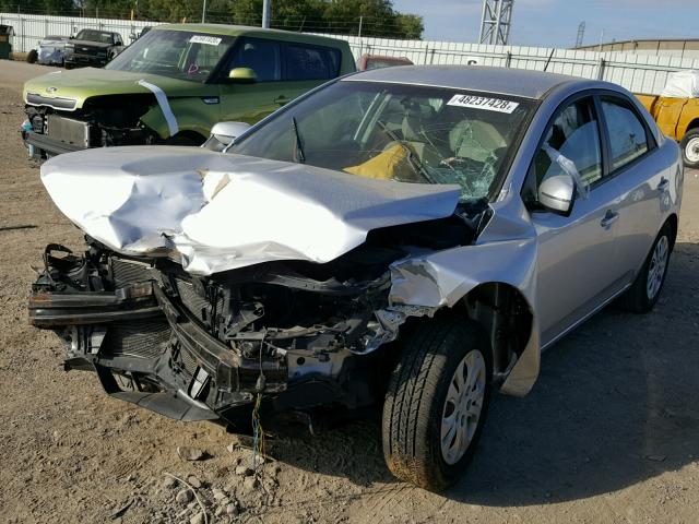 KNAFU4A21B5398182 - 2011 KIA FORTE EX SILVER photo 2