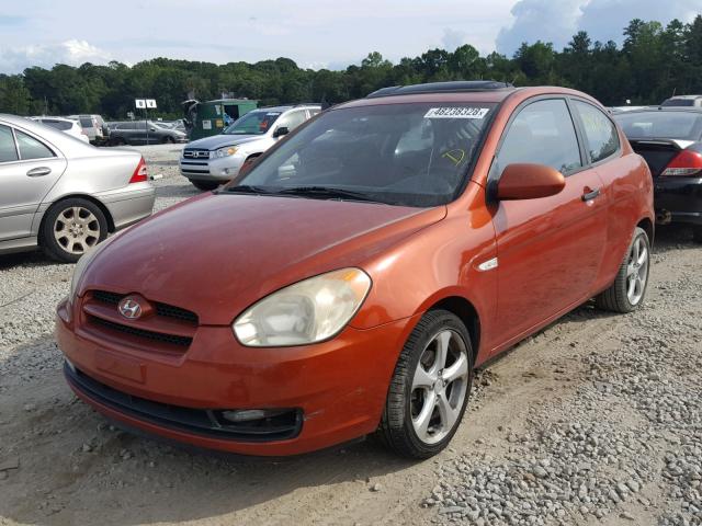 KMHCN36C47U007808 - 2007 HYUNDAI ACCENT SE ORANGE photo 2