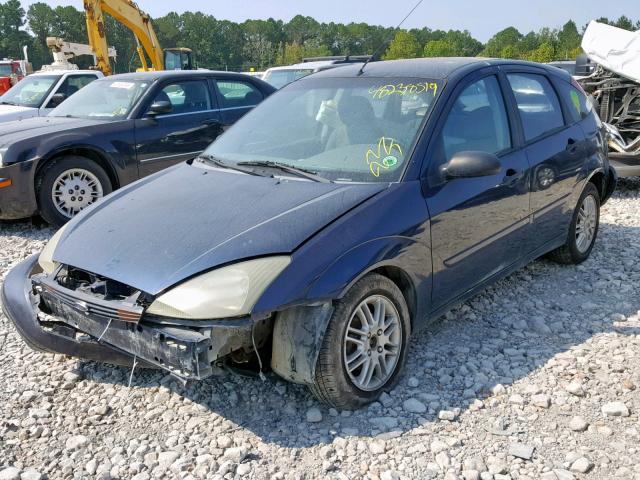 3FAFP37393R111986 - 2003 FORD FOCUS ZX5 BLUE photo 2