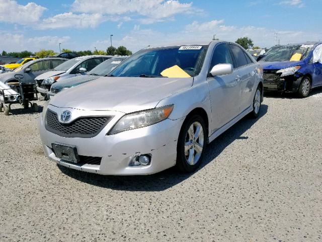 4T1BF3EK0BU601628 - 2011 TOYOTA CAMRY BASE 银色 照片 2