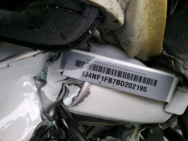 1J4NF1FB7BD202195 - 2011 JEEP COMPASS SP 白色 照片 10