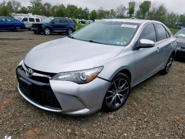 4T1BF1FK9FU978015 - 2015 TOYOTA CAMRY LE SILVER photo 2
