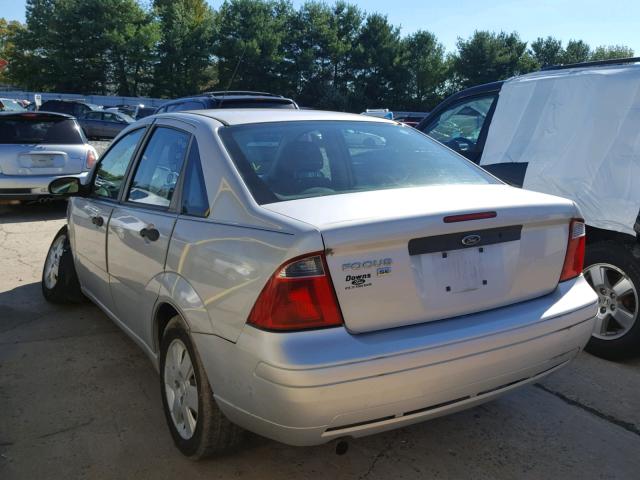 1FAHP34N37W306984 - 2007 FORD FOCUS ZX4 SILVER photo 3