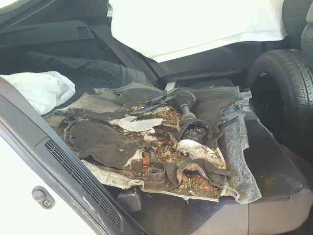 JTDKARFP9H3020563 - 2017 TOYOTA PRIUS PRIM თეთრი ფოტო 6