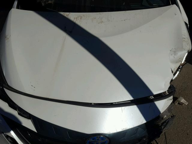 JTDKARFP9H3020563 - 2017 TOYOTA PRIUS PRIM თეთრი ფოტო 7