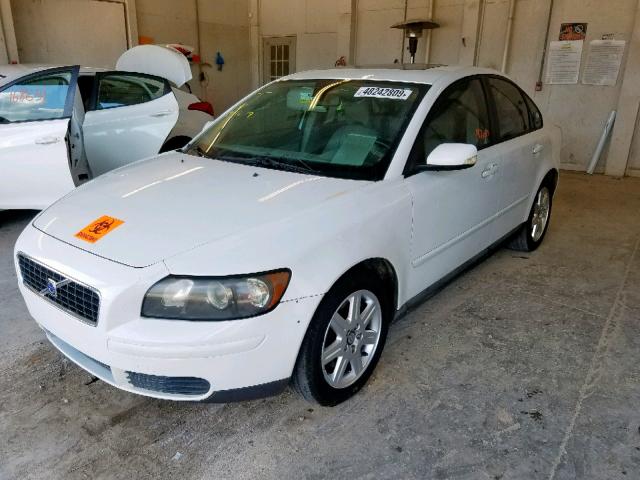 YV1MS382X62187578 - 2006 VOLVO S40 2.4I WHITE photo 2