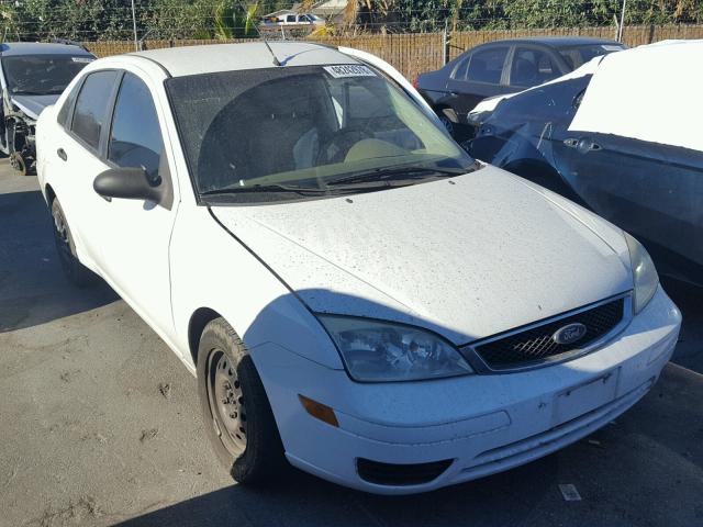 1FAHP34N57W323057 - 2007 FORD FOCUS ZX4 WHITE photo 1