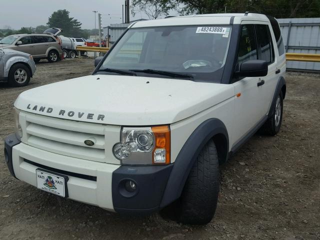 SALAD25455A320375 - 2005 LAND ROVER LR3 SE WHITE photo 2