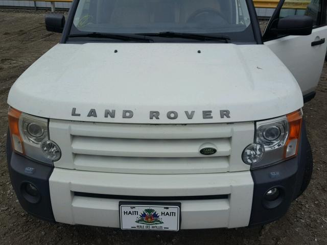 SALAD25455A320375 - 2005 LAND ROVER LR3 SE WHITE photo 7