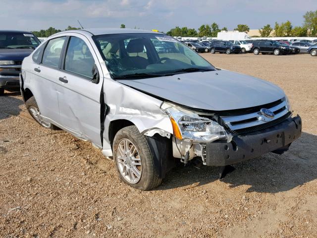 1FAHP35N68W118332 - 2008 FORD FOCUS SE SILVER photo 1