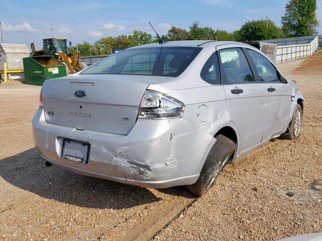 1FAHP35N68W118332 - 2008 FORD FOCUS SE SILVER photo 4