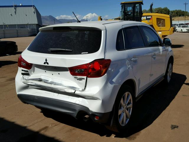 4A4AR3AU4DE014823 - 2013 MITSUBISHI OUTLANDER WHITE photo 4