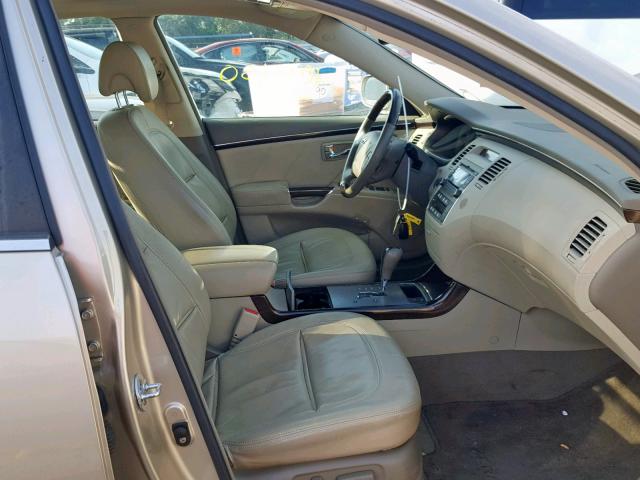 KMHFC46F39A387781 - 2009 HYUNDAI AZERA SE GOLD photo 5