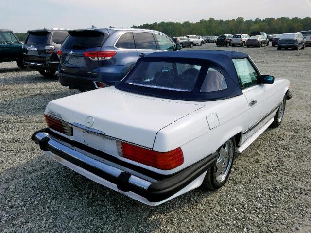 WDBBA48D4HA074885 - 1987 MERCEDES-BENZ 560 SL WHITE photo 4