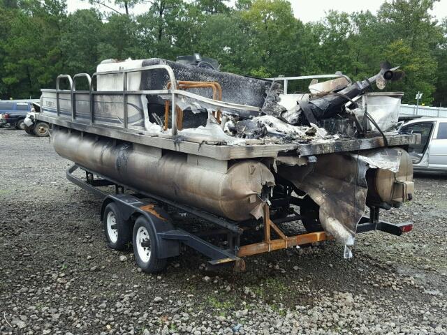 N1C20166D404 - 2004 BEAC BOAT BURN photo 3