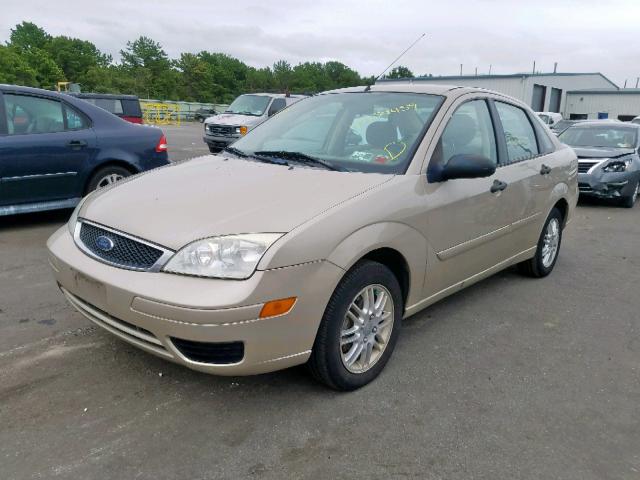 1FAFP34N77W258588 - 2007 FORD FOCUS ZX4 GOLD photo 2