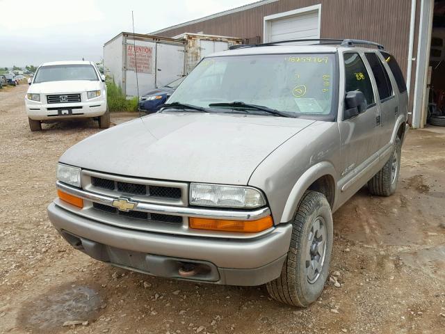 1GNDT13X74K146792 - 2004 CHEVROLET BLAZER TAN photo 2