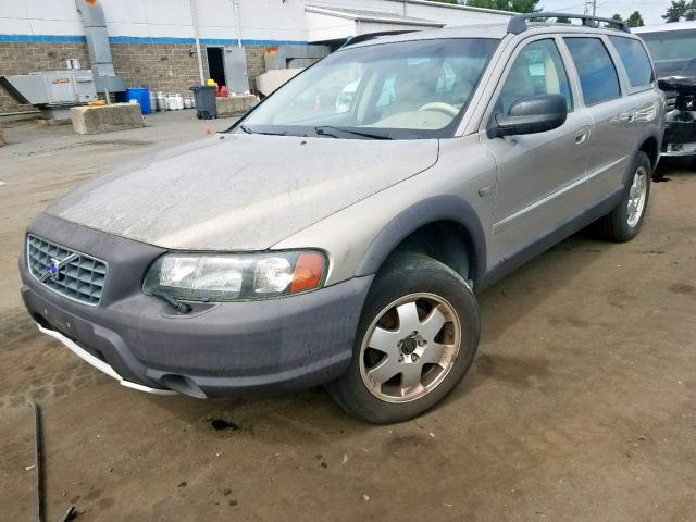 YV1SZ59H131105174 - 2003 VOLVO XC70 GOLD photo 2