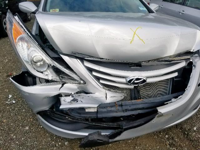 5NPEB4AC0EH942396 - 2014 HYUNDAI SONATA GLS SILVER photo 9