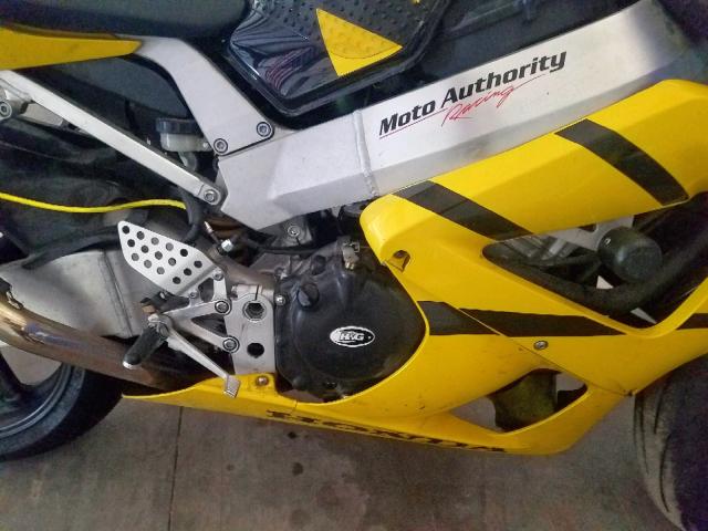 JH2SC44061M104463 - 2001 HONDA CBR900 RR YELLOW photo 7