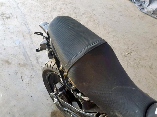 JKAEXEC19BDA67692 - 2011 KAWASAKI EX650 C 黑色 照片 6