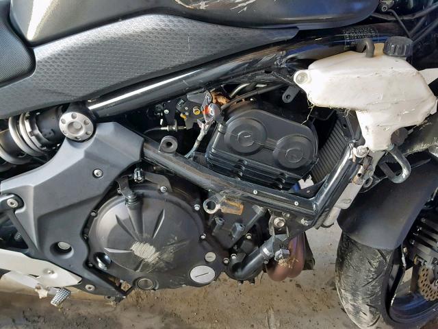 JKAEXEC19BDA67692 - 2011 KAWASAKI EX650 C 黑色 照片 7