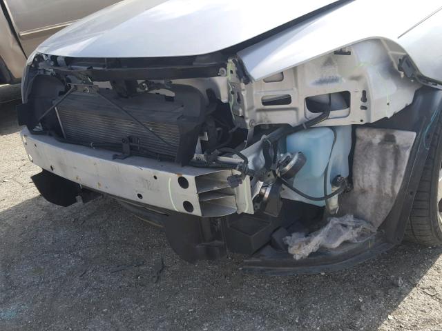 1G1ZB5E18BF204635 - 2011 CHEVROLET MALIBU LS 银色 照片 9