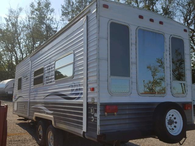 5C1SD28245P007214 - 2005 TREZ 5TH WHEEL TWO TONE photo 3