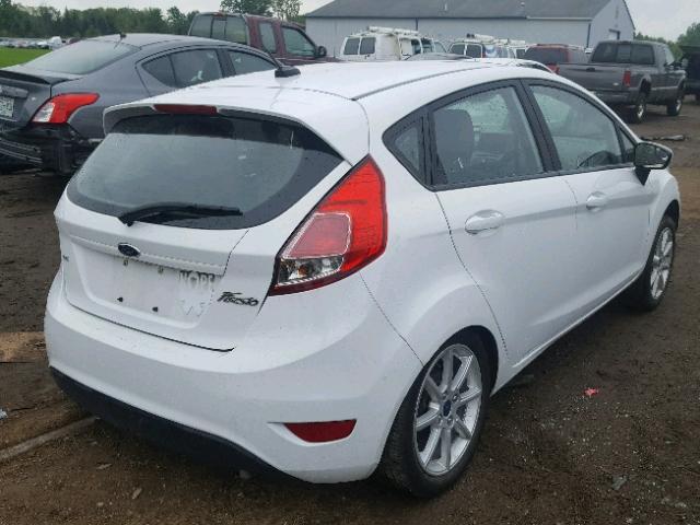 3FADP4EJ3GM157833 - 2016 FORD FIESTA SE WHITE photo 4