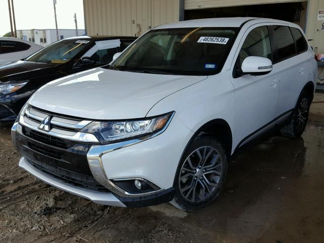 JA4AD3A35GZ045244 - 2016 MITSUBISHI OUTLANDER WHITE photo 2