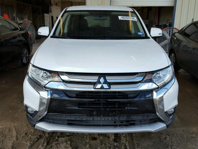 JA4AD3A35GZ045244 - 2016 MITSUBISHI OUTLANDER WHITE photo 9