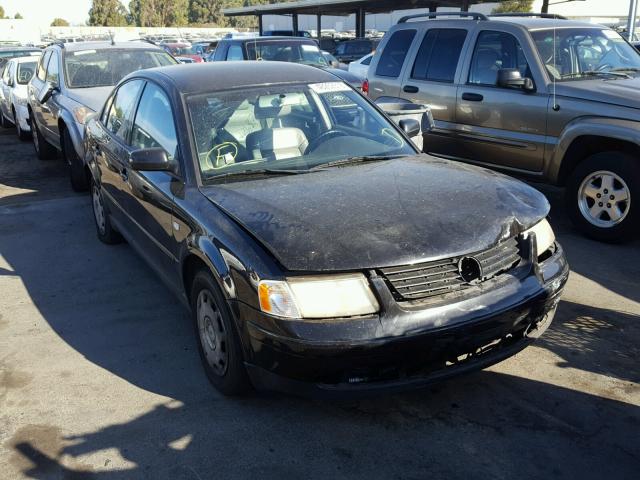 WVWMD23B2YP367841 - 2000 VOLKSWAGEN PASSAT GLS BLACK photo 1