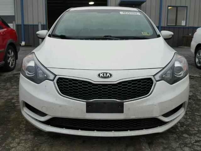 KNAFX4A83E5197948 - 2014 KIA FORTE EX WHITE photo 9