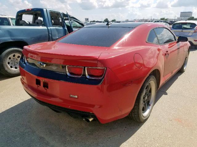 2G1FA1E38C9172277 - 2012 CHEVROLET CAMARO LS RED photo 4