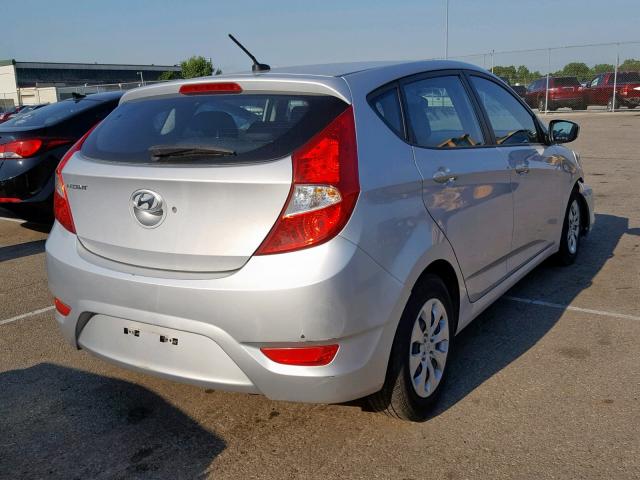 KMHCT5AE2HU300974 - 2017 HYUNDAI ACCENT SE SILVER photo 4