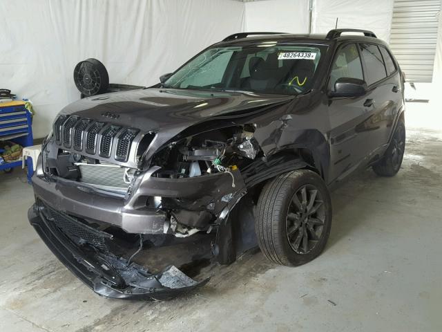 1C4PJLCB3JD621558 - 2018 JEEP CHEROKEE L GRAY photo 2